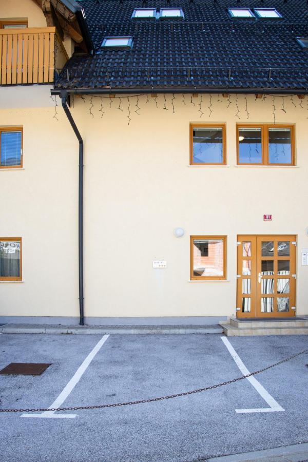 Apartma Soncek, On The Ski Slopes, Balcony, Private Parking Kranjska Gora Eksteriør bilde